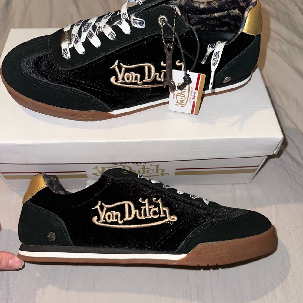 Von Dutch Men's Black and Gold Sneakers